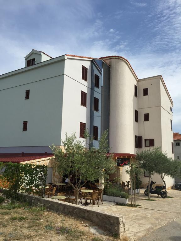 נובליה Apartments Villa Cherry מראה חיצוני תמונה
