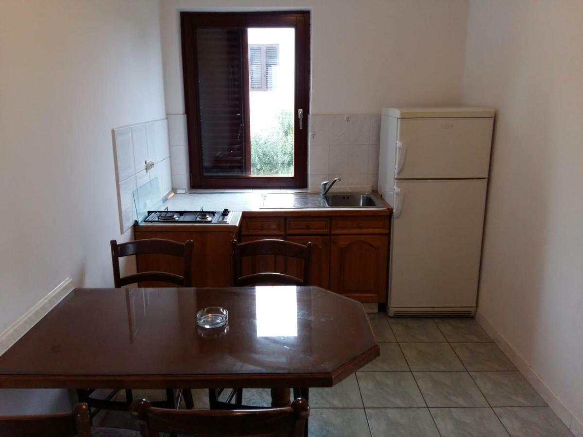 נובליה Apartments Villa Cherry מראה חיצוני תמונה